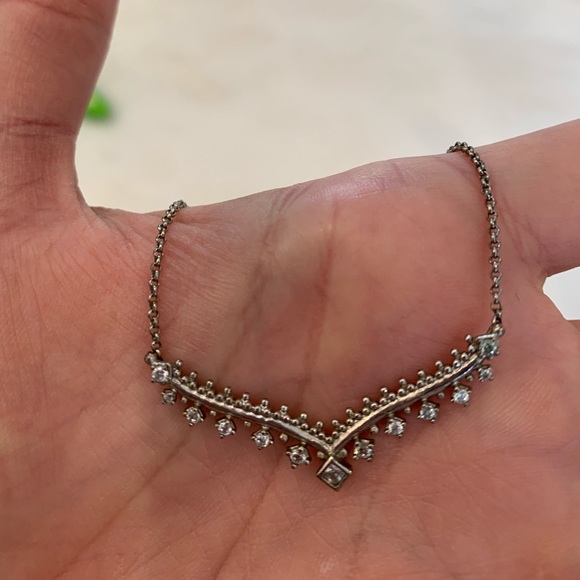 Kendra Scott Necklace - Picture 3 of 4